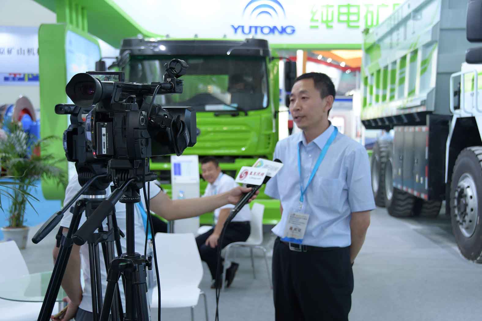 引领未来▲银娱优越会GEG纯电动矿用车闪耀2019CIME展会